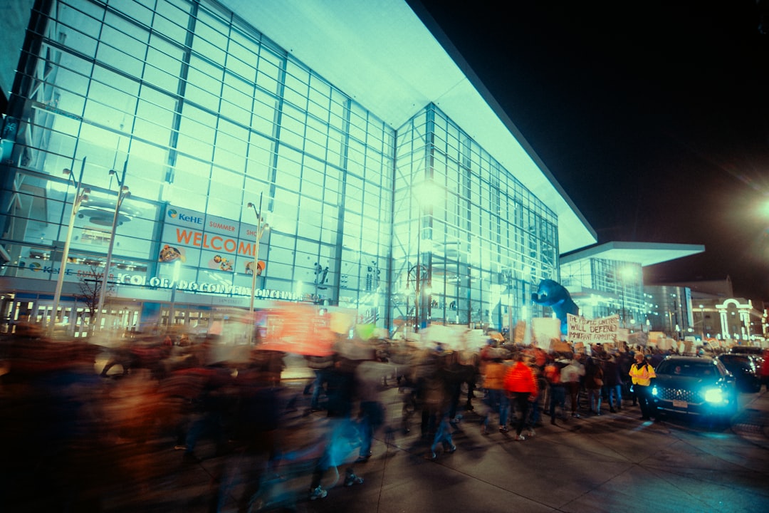 Trouwen met een buitenlandse partner: wat moet je regelen bij de IND?